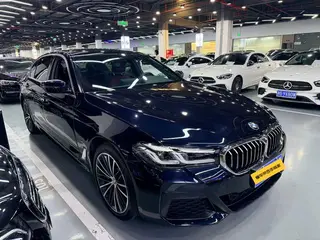 BMW 5 Series 2022 Restyling 530Li Leading Type M Sports suit exterior photo 3 BMW 5 Series 2022 Restyling 530Li Leading Type M Sports suit exterior photo 3