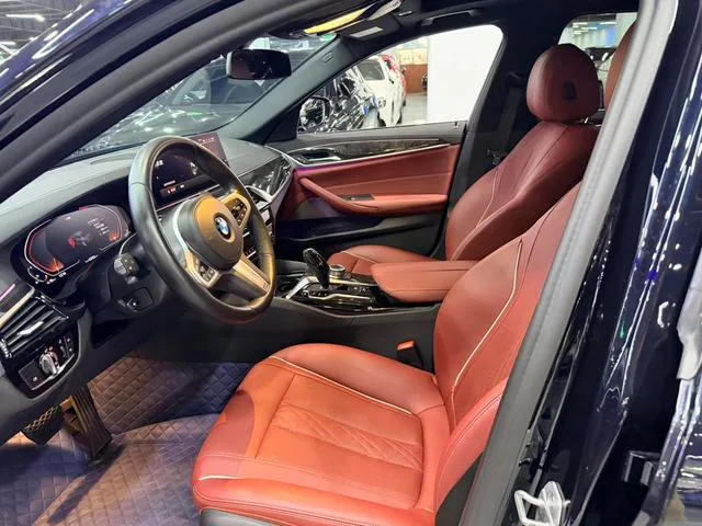 BMW 5 Series 2022 Restyling 530Li Leading Type M Sports suit exterior photo 4 BMW 5 Series 2022 Restyling 530Li Leading Type M Sports suit exterior photo 4