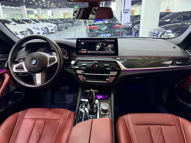 BMW 5 Series 2022 Restyling 530Li Leading Type M Sports suit exterior photo 5 BMW 5 Series 2022 Restyling 530Li Leading Type M Sports suit exterior photo 5