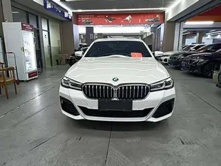 BMW 5 Series 2022 Segundo cambio 530Li Líder M Conjunto deportivo exterior foto 2 BMW 5 Series 2022 Segundo cambio 530Li Líder M Conjunto deportivo exterior foto 2