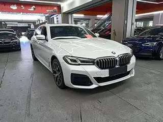 BMW 5 Series 2022 Segundo cambio 530Li Líder M Conjunto deportivo exterior foto 3 BMW 5 Series 2022 Segundo cambio 530Li Líder M Conjunto deportivo exterior foto 3