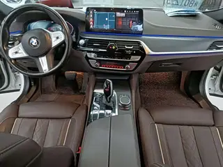 BMW 5 Series 2022 Segundo cambio 530Li Líder M Conjunto deportivo interior foto 13 BMW 5 Series 2022 Segundo cambio 530Li Líder M Conjunto deportivo interior foto 13