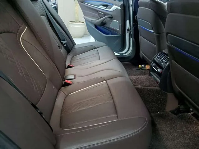 BMW 5 Series 2022 Segundo cambio 530Li Líder M Conjunto deportivo interior foto 16 BMW 5 Series 2022 Segundo cambio 530Li Líder M Conjunto deportivo interior foto 16