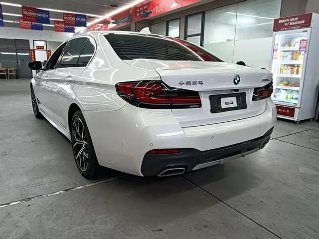 BMW 5 Series 2022 Segundo cambio 530Li Líder M Conjunto deportivo interior foto 17 BMW 5 Series 2022 Segundo cambio 530Li Líder M Conjunto deportivo interior foto 17