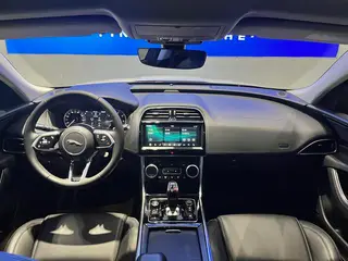 Jaguar XEL 2020 2.0T 200PS S Versión agresiva y elegante interior foto 11 Jaguar XEL 2020 2.0T 200PS S Versión agresiva y elegante interior foto 11