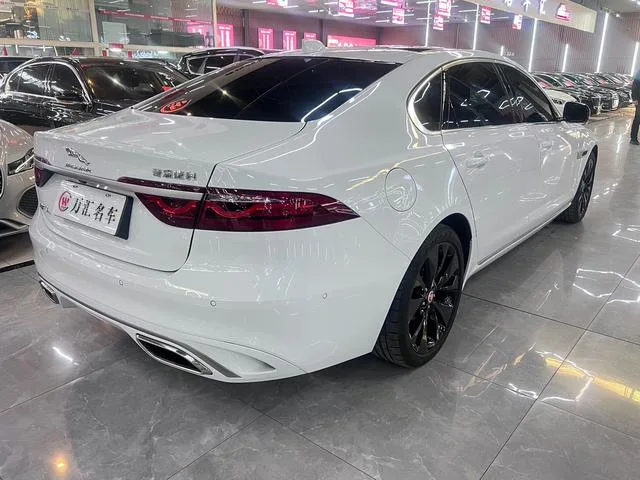 Jaguar XFL 2024 2.0T P250 Two-wheel drive exclusive deluxe edition interior photo 11 Jaguar XFL 2024 2.0T P250 Two-wheel drive exclusive deluxe edition interior photo 11
