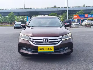 Honda Accord 2014 2.0L LX Комфорт-версия экстерьер фото 2