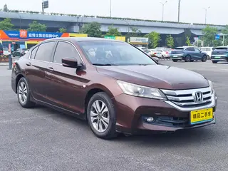 Honda Accord 2014 2.0L LX Комфорт-версия экстерьер фото 3