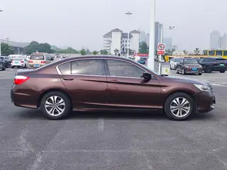 Honda Accord 2014 2.0L LX Комфорт-версия экстерьер фото 4
