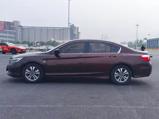 Honda Accord 2014 2.0L LX Комфорт-версия экстерьер фото 5