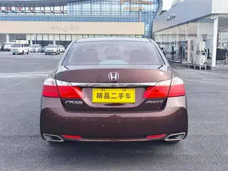Honda Accord 2014 2.0L LX Комфорт-версия экстерьер фото 7