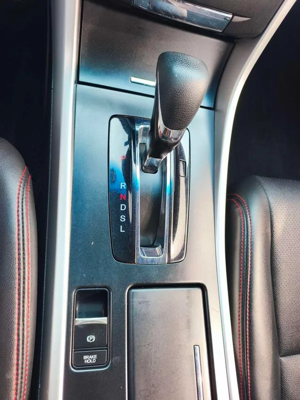 Honda Accord 2014 2.0L LX Комфорт-версия интерьер фото 16