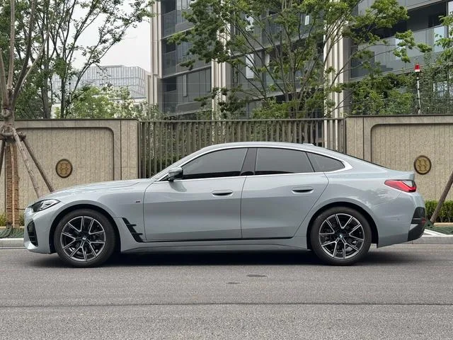 BMW 4 Series 2023 425i Gran Coupe M Ensemble de sport intérieur photo 7 BMW 4 Series 2023 425i Gran Coupe M Ensemble de sport intérieur photo 7
