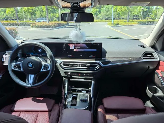 BMW 3 Series 2023 325Li M Sports suit interior photo 11 BMW 3 Series 2023 325Li M Sports suit interior photo 11