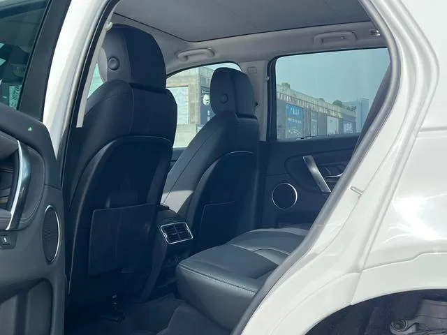 Land Rover Discovery Sport 2024 249PS R-Dynamic SE Performance Technology Edition 5 seat interior photo 12