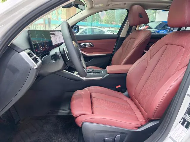 BMW 3 Series 2025 325Li M Sports suit interior photo 12