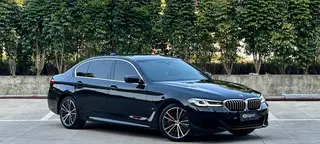 BMW 5 Series 2023 530Li Líder M Conjunto deportivo exterior foto 4 BMW 5 Series 2023 530Li Líder M Conjunto deportivo exterior foto 4