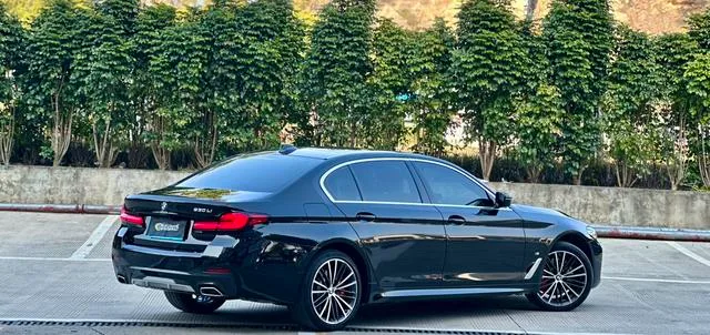 BMW 5 Series 2023 530Li Líder M Conjunto deportivo exterior foto 6 BMW 5 Series 2023 530Li Líder M Conjunto deportivo exterior foto 6