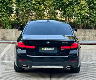 BMW 5 Series 2023 530Li Líder M Conjunto deportivo exterior foto 7 BMW 5 Series 2023 530Li Líder M Conjunto deportivo exterior foto 7