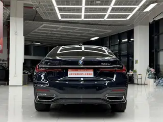BMW 7 Series 2022 740Li Type de luxe M Ensemble de sport extérieur photo 5