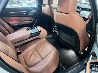 Jaguar XFL 2024 2.0T P300 Four-wheel drive flagship sports gold-plated version exterior photo 4 Jaguar XFL 2024 2.0T P300 Four-wheel drive flagship sports gold-plated version exterior photo 4
