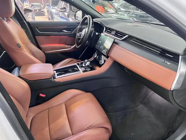 Jaguar XFL 2024 2.0T P300 Four-wheel drive flagship sports gold-plated version exterior photo 5 Jaguar XFL 2024 2.0T P300 Four-wheel drive flagship sports gold-plated version exterior photo 5
