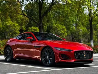 Jaguar F-TYPE 2023 P300 Hardtop version R-DYNAMIC BLACK exterior photo 4