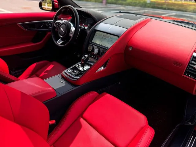 Jaguar F-TYPE 2023 P300 Hardtop version R-DYNAMIC BLACK interior photo 13