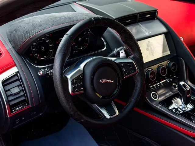 Jaguar F-TYPE 2023 P300 Hardtop version R-DYNAMIC BLACK interior photo 15