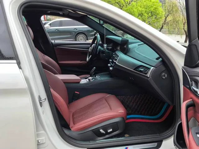 BMW 5 Series 2022 530Li Leading Type M Sports suit exterior photo 7 BMW 5 Series 2022 530Li Leading Type M Sports suit exterior photo 7
