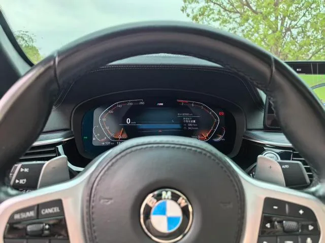 BMW 5 Series 2022 530Li Leading Type M Sports suit interior photo 13 BMW 5 Series 2022 530Li Leading Type M Sports suit interior photo 13