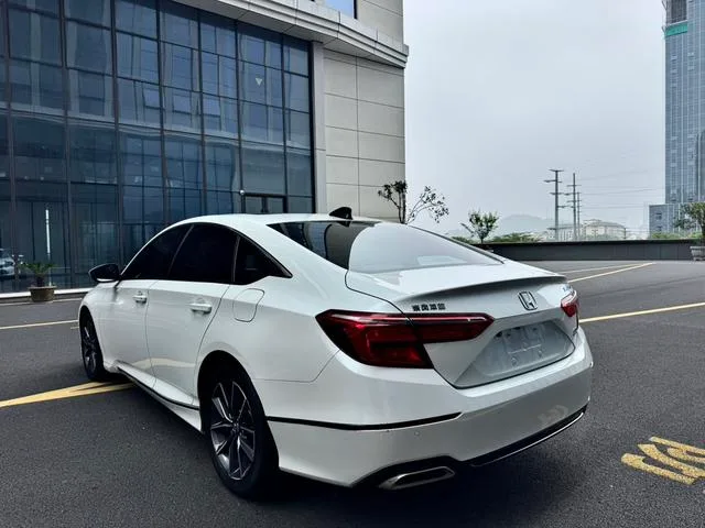 Honda Inspire 2022 260TURBO Уточненная версия экстерьер фото 6