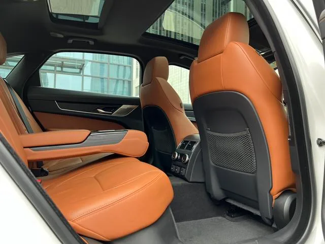 Jaguar XFL 2024 2.0T P300 Four-wheel drive flagship sports gold-plated version interior photo 10 Jaguar XFL 2024 2.0T P300 Four-wheel drive flagship sports gold-plated version interior photo 10