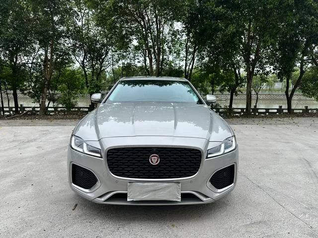 Jaguar XFL 2025 2.0T P250 Edición Deluxe exclusiva con tracción en dos ruedas exterior foto 2 Jaguar XFL 2025 2.0T P250 Edición Deluxe exclusiva con tracción en dos ruedas exterior foto 2