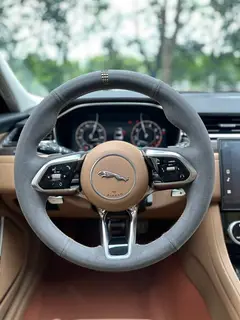 Jaguar XFL 2025 2.0T P250 Edición Deluxe exclusiva con tracción en dos ruedas interior foto 13 Jaguar XFL 2025 2.0T P250 Edición Deluxe exclusiva con tracción en dos ruedas interior foto 13