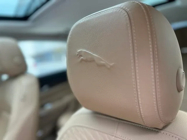 Jaguar XFL 2025 2.0T P250 Edición Deluxe exclusiva con tracción en dos ruedas interior foto 17 Jaguar XFL 2025 2.0T P250 Edición Deluxe exclusiva con tracción en dos ruedas interior foto 17