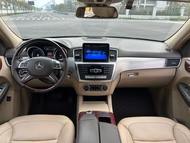 Mercedes-Benz M-Class 2015 ML 320 4MATIC intérieur photo 14