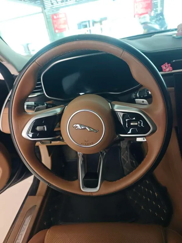 Jaguar XFL 2022 2.0T P250 Two-wheel drive elite sports version interior photo 13 Jaguar XFL 2022 2.0T P250 Two-wheel drive elite sports version interior photo 13