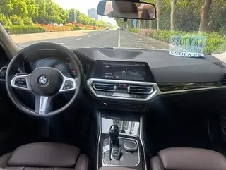 BMW 3 Series 2022 325Li M Спортивный костюм интерьер фото 8 BMW 3 Series 2022 325Li M Спортивный костюм интерьер фото 8