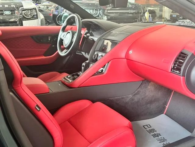 Jaguar F-TYPE 2024 P300 75 Anniversary Collection Hardtop Edition interior photo 12 Jaguar F-TYPE 2024 P300 75 Anniversary Collection Hardtop Edition interior photo 12