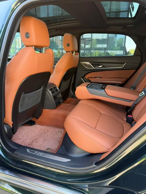 Jaguar XFL 2023 2.0T P250 Two-wheel drive elite sports version interior photo 9 Jaguar XFL 2023 2.0T P250 Two-wheel drive elite sports version interior photo 9