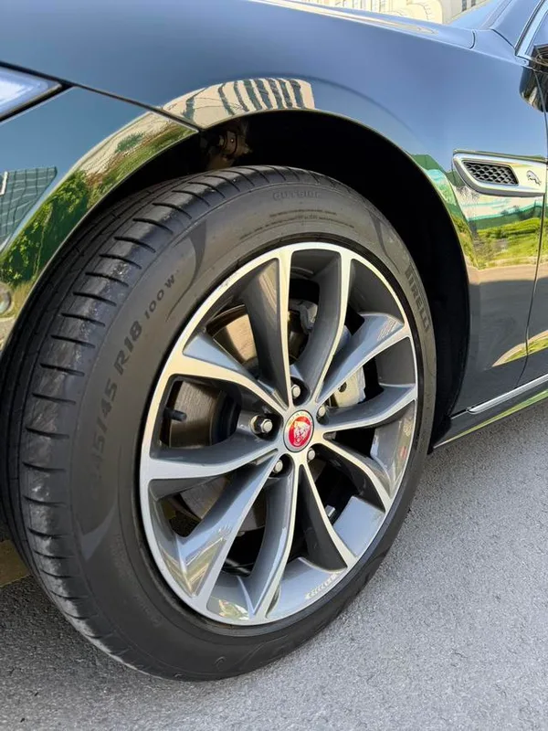 Jaguar XFL 2023 2.0T P250 Two-wheel drive elite sports version interior photo 13 Jaguar XFL 2023 2.0T P250 Two-wheel drive elite sports version interior photo 13