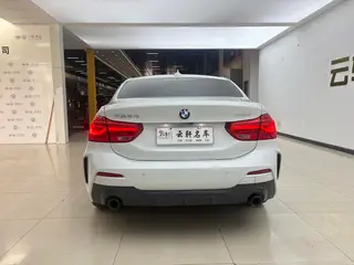 BMW 1 Series 2021 125i M Спортивные ночные издания интерьер фото 16