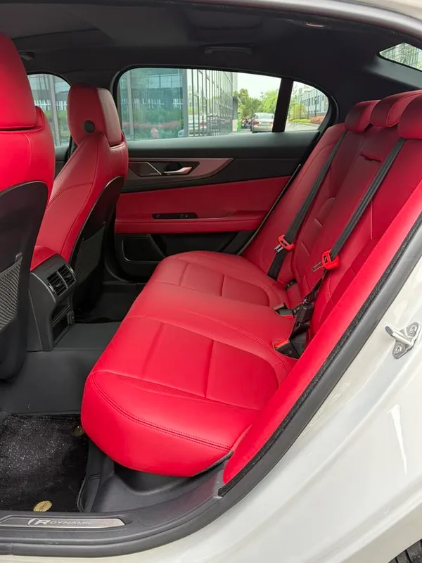 Jaguar XEL 2025 2.0T 250PS R-DYNAMIC 90 Anniversary Collector’s Edition interior photo 10 Jaguar XEL 2025 2.0T 250PS R-DYNAMIC 90 Anniversary Collector’s Edition interior photo 10
