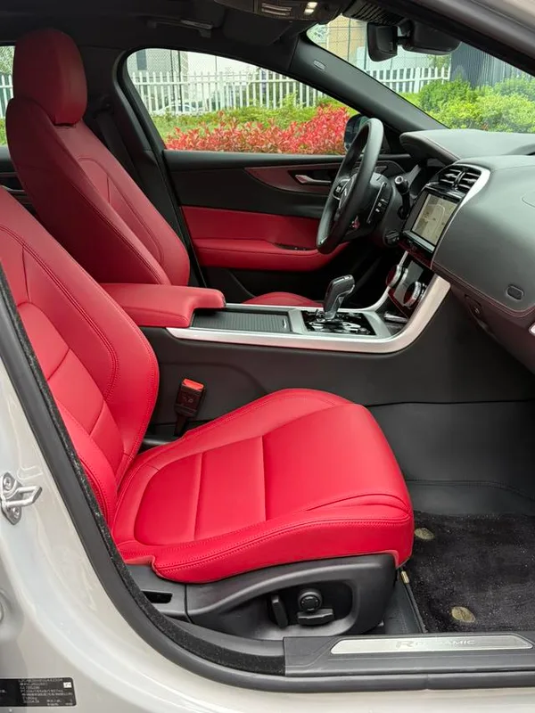 Jaguar XEL 2025 2.0T 250PS R-DYNAMIC 90 Anniversary Collector’s Edition interior photo 11 Jaguar XEL 2025 2.0T 250PS R-DYNAMIC 90 Anniversary Collector’s Edition interior photo 11