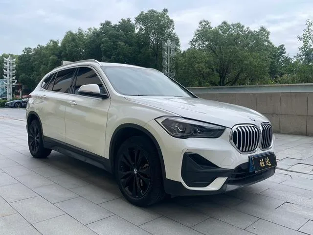 BMW X1 2022 sDrive20Li Fashionable exterior photo 3