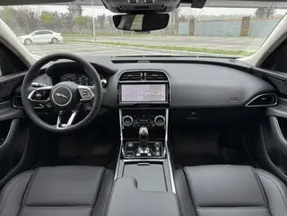 Jaguar XEL 2021 2.0T 250PS S Enterprising Elegant Edition interior photo 10 Jaguar XEL 2021 2.0T 250PS S Enterprising Elegant Edition interior photo 10