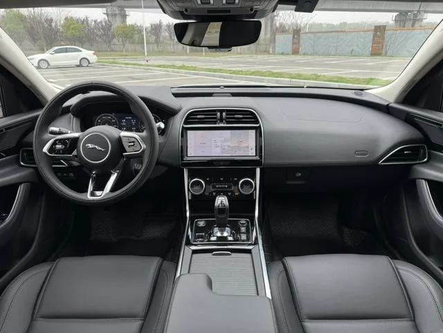 Jaguar XEL 2021 2.0T 250PS S Enterprising Elegant Edition interior photo 10 Jaguar XEL 2021 2.0T 250PS S Enterprising Elegant Edition interior photo 10