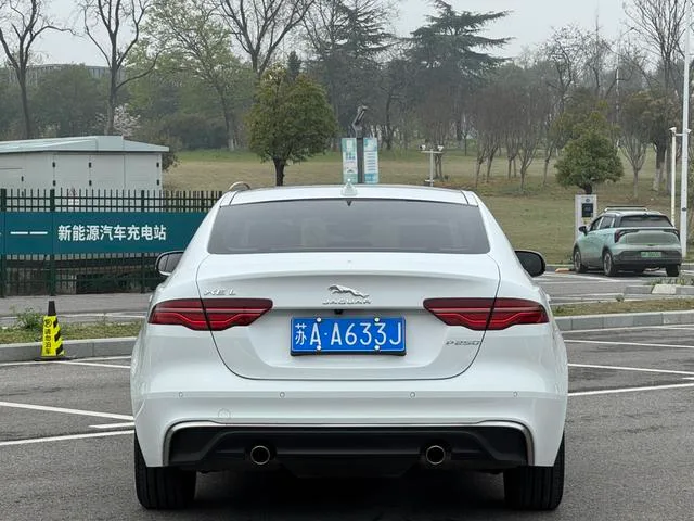 Jaguar XEL 2021 2.0T 250PS S Enterprising Elegant Edition interior photo 17 Jaguar XEL 2021 2.0T 250PS S Enterprising Elegant Edition interior photo 17