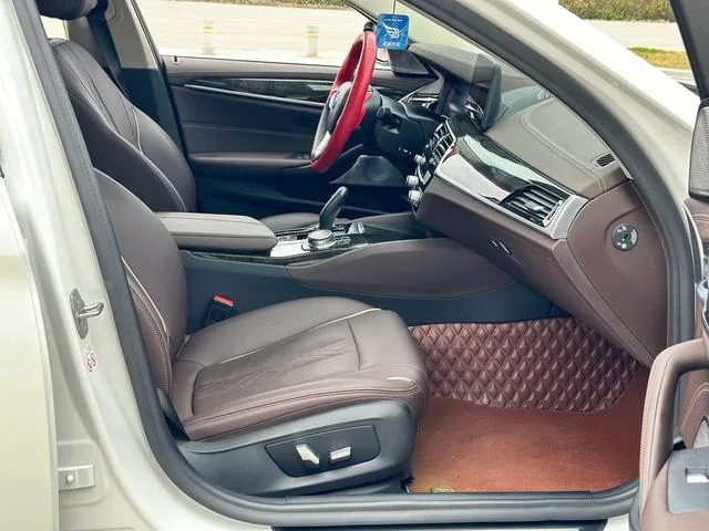 BMW 5 Series 2021 Restyling 525Li Luxury Set interior photo 14 BMW 5 Series 2021 Restyling 525Li Luxury Set interior photo 14